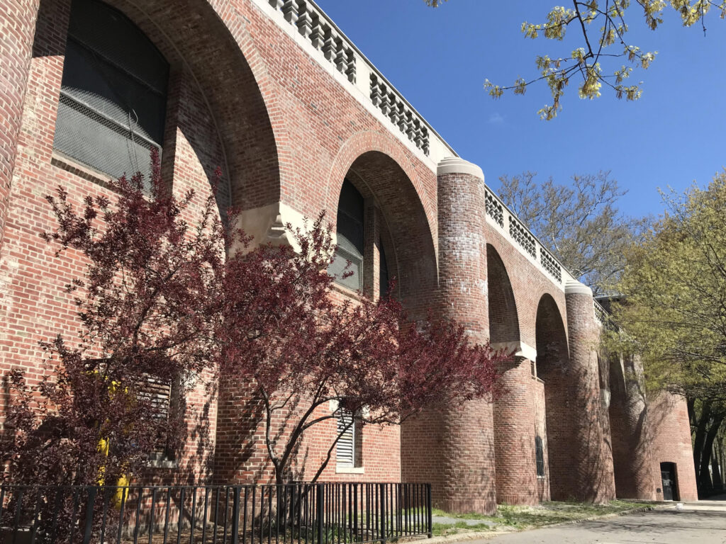 Image of the Jackie Robinson Recreational Center in the Bronx